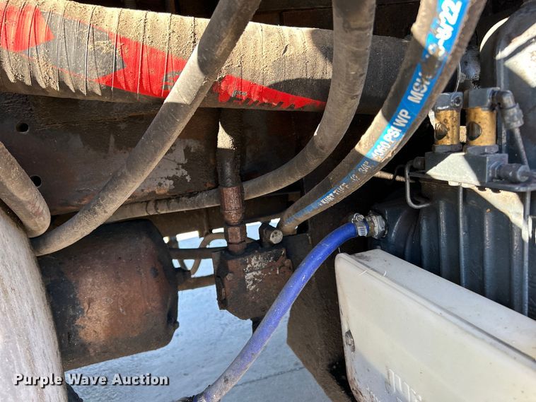 image for item DO6555 2008 Peterbilt 386 vacuum truck