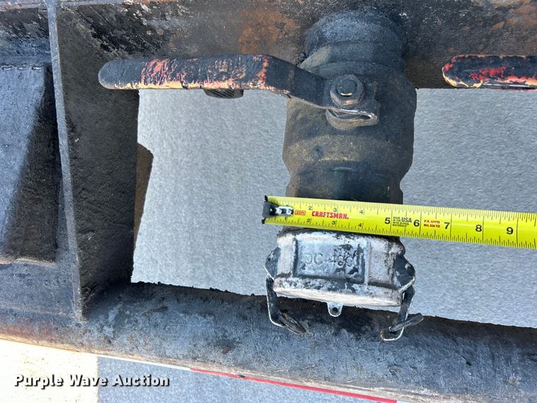 image for item DO6555 2008 Peterbilt 386 vacuum truck