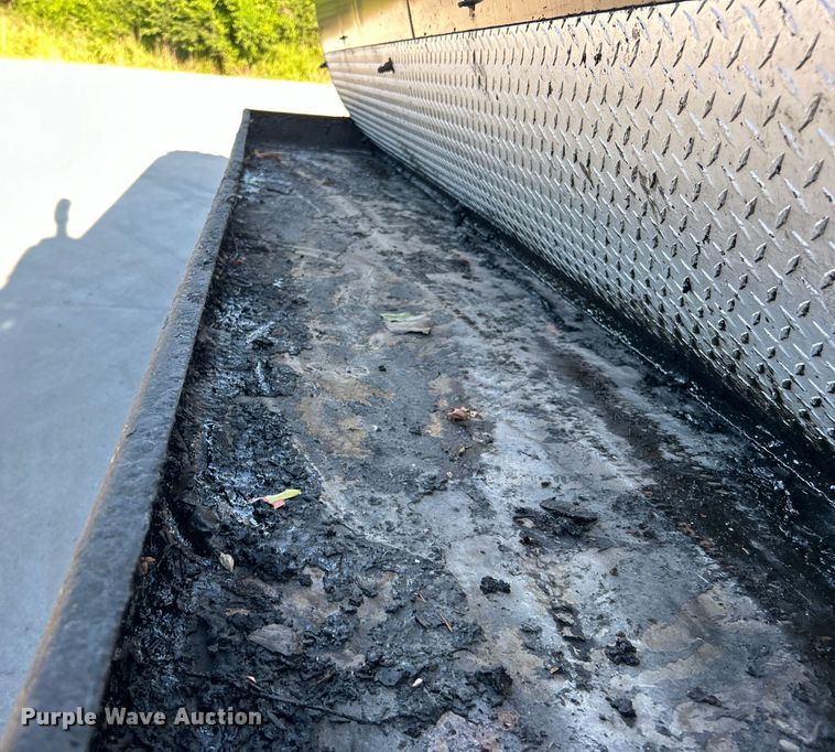 image for item DO6555 2008 Peterbilt 386 vacuum truck