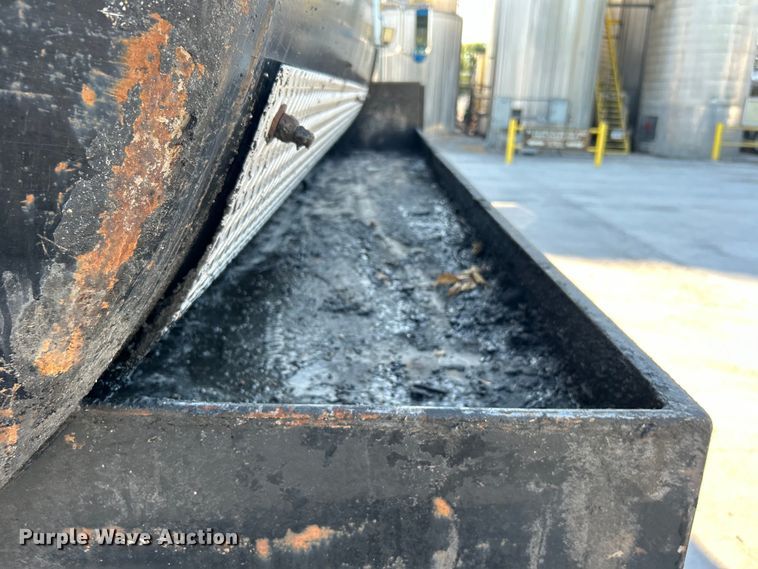 image for item DO6555 2008 Peterbilt 386 vacuum truck