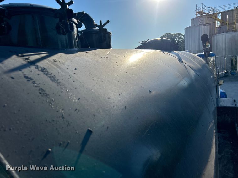 image for item DO6555 2008 Peterbilt 386 vacuum truck