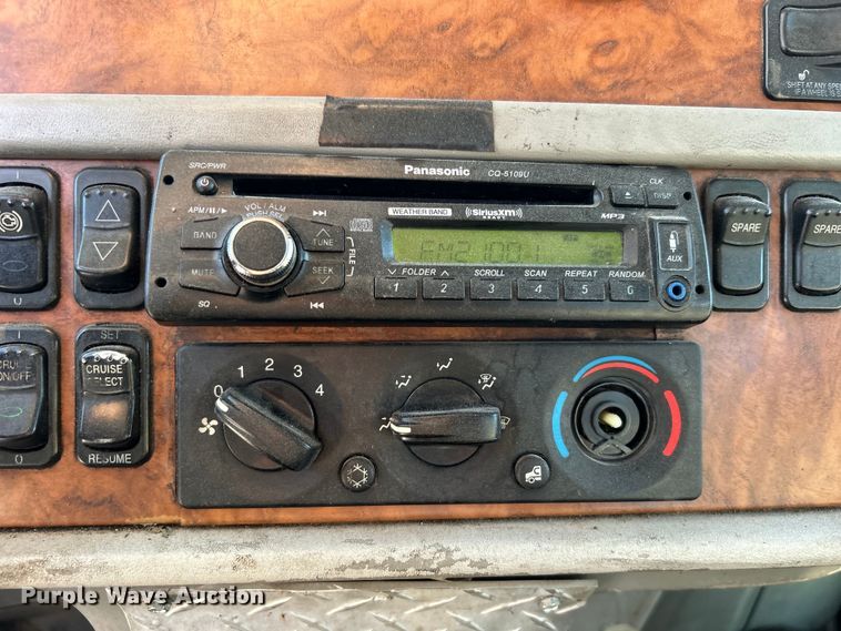 image for item DO6555 2008 Peterbilt 386 vacuum truck