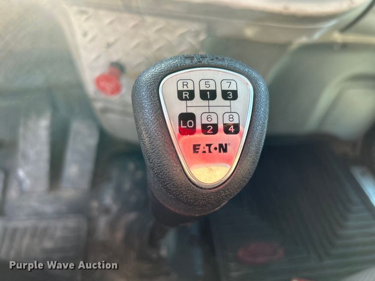 image for item DO6555 2008 Peterbilt 386 vacuum truck