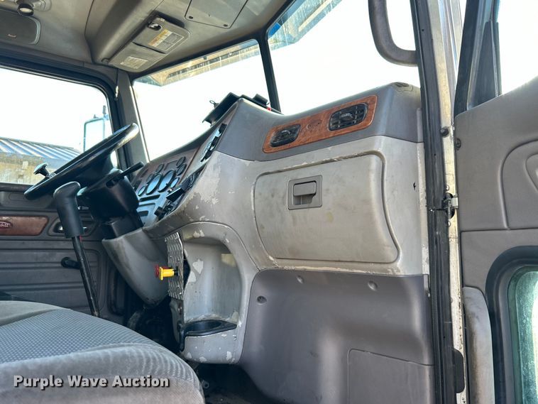 image for item DO6555 2008 Peterbilt 386 vacuum truck