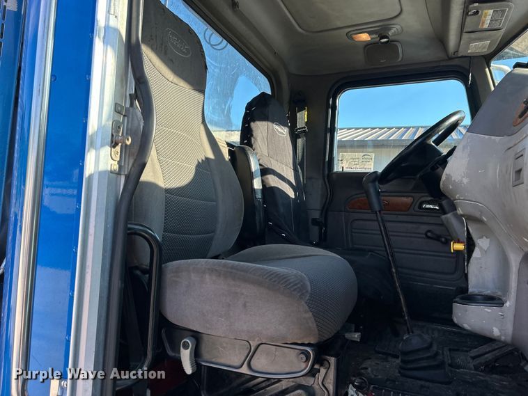 image for item DO6555 2008 Peterbilt 386 vacuum truck