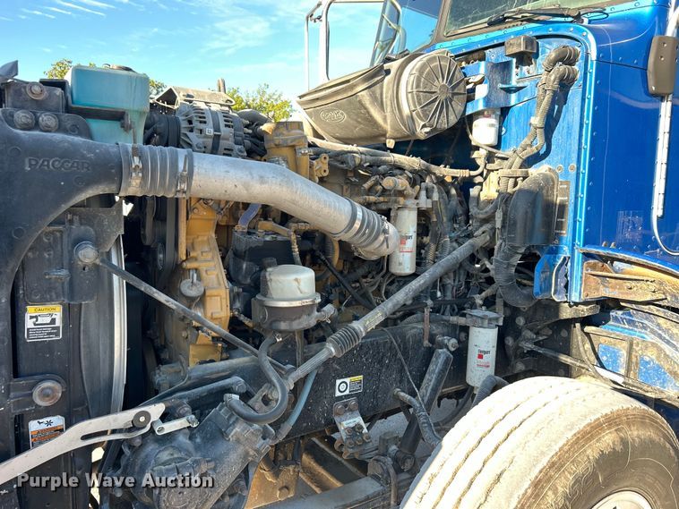 image for item DO6555 2008 Peterbilt 386 vacuum truck