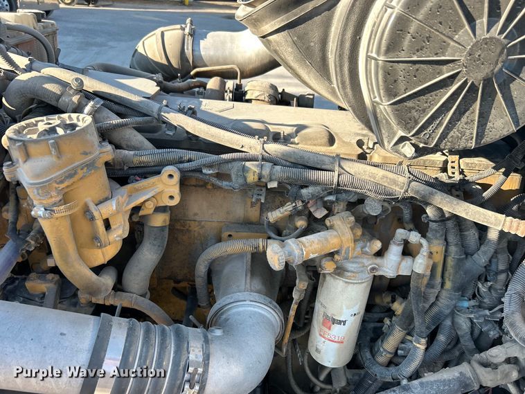 image for item DO6555 2008 Peterbilt 386 vacuum truck