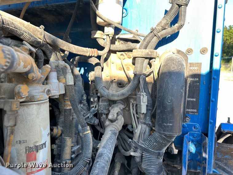 image for item DO6555 2008 Peterbilt 386 vacuum truck