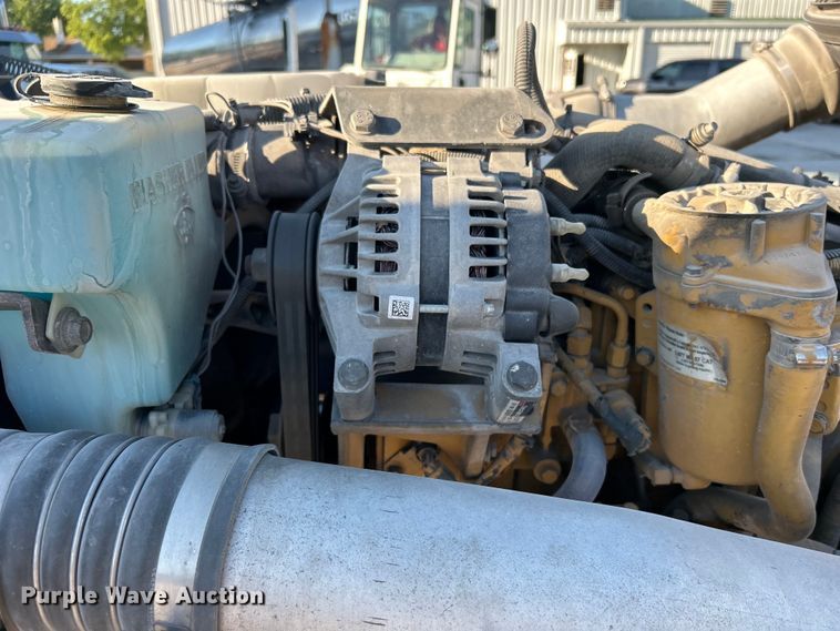 image for item DO6555 2008 Peterbilt 386 vacuum truck