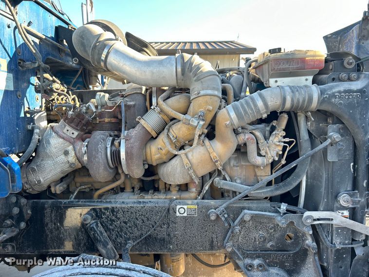 image for item DO6555 2008 Peterbilt 386 vacuum truck