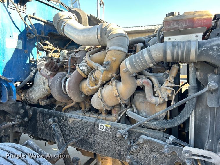 image for item DO6555 2008 Peterbilt 386 vacuum truck