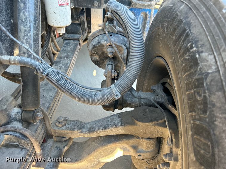 image for item DO6555 2008 Peterbilt 386 vacuum truck