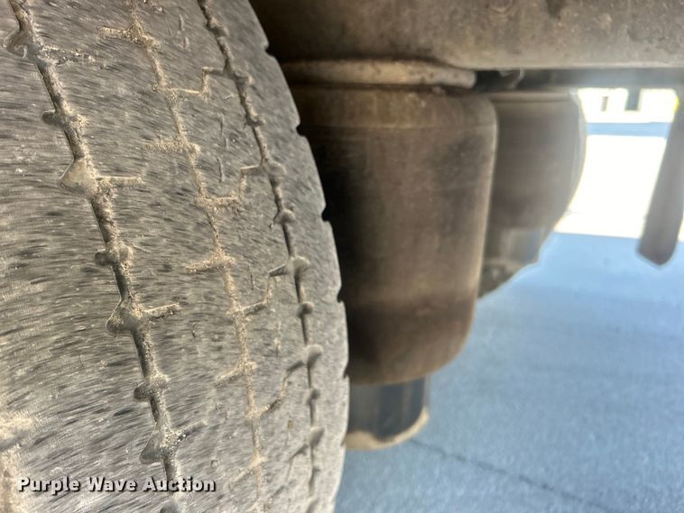 image for item DO6555 2008 Peterbilt 386 vacuum truck