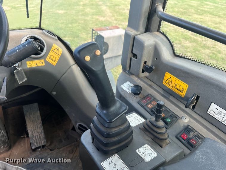 image for item DO6565 2014 SDLG LG938L wheel loader