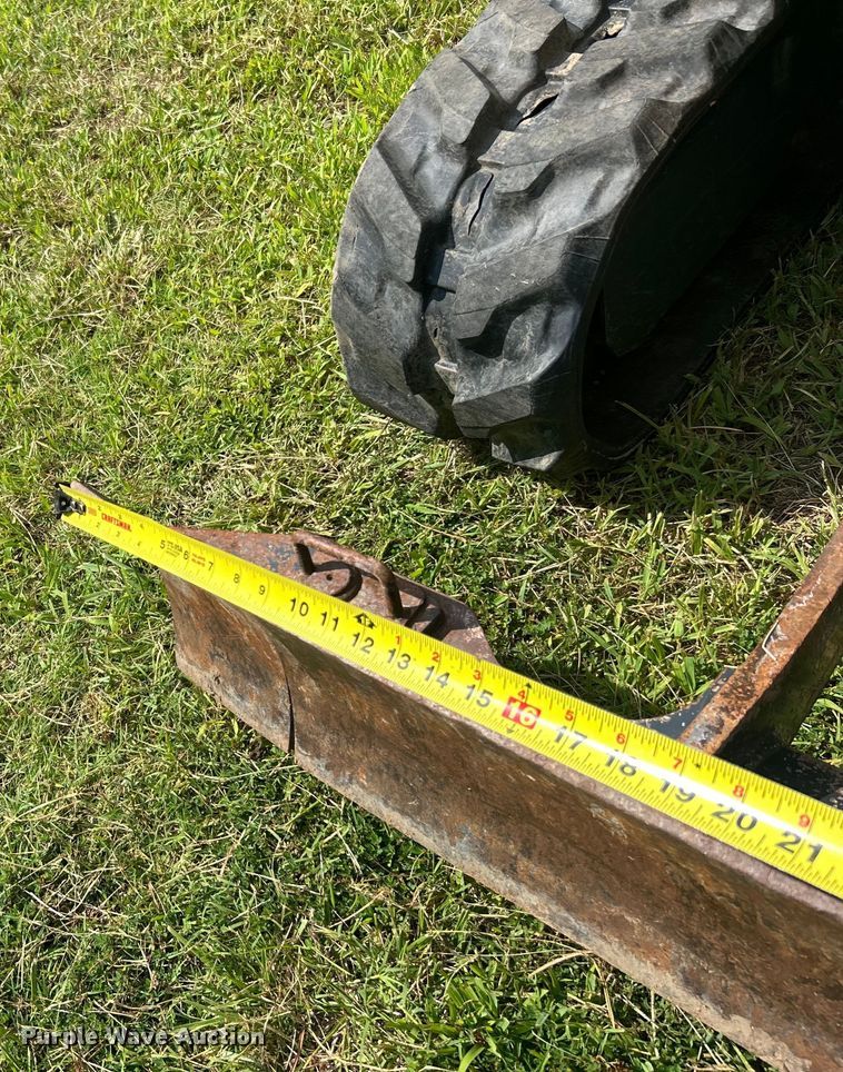 image for item DO6568 2016 John Deere 17G mini excavator