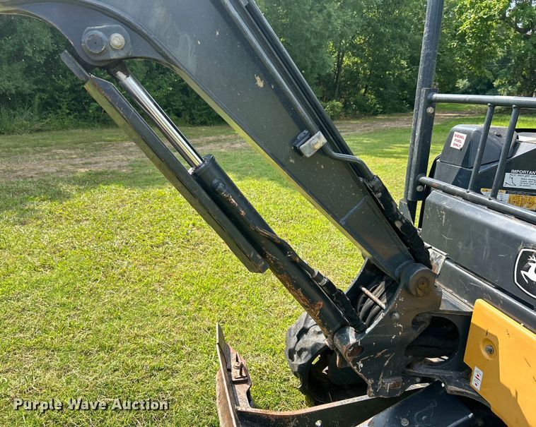image for item DO6568 2016 John Deere 17G mini excavator