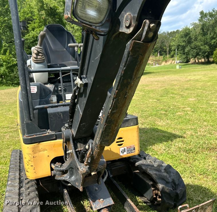 image for item DO6568 2016 John Deere 17G mini excavator