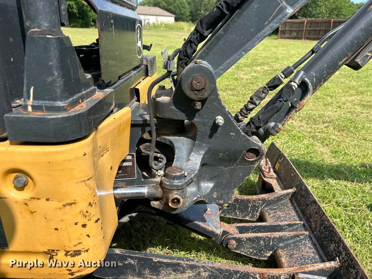 image for item DO6568 2016 John Deere 17G mini excavator