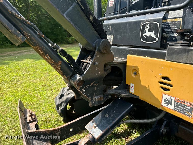 image for item DO6568 2016 John Deere 17G mini excavator