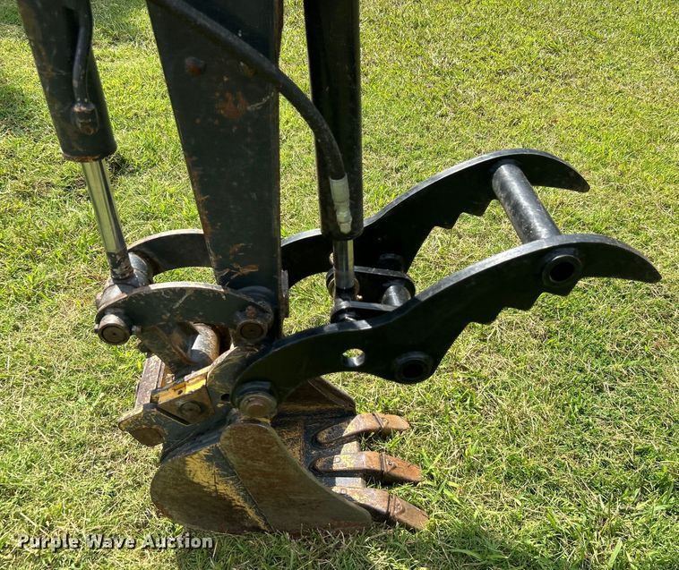 image for item DO6568 2016 John Deere 17G mini excavator