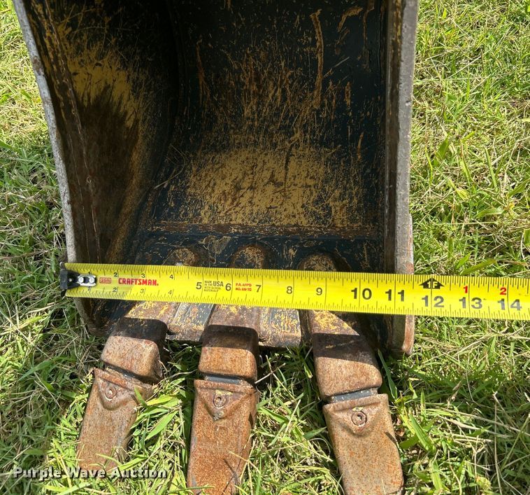 image for item DO6568 2016 John Deere 17G mini excavator