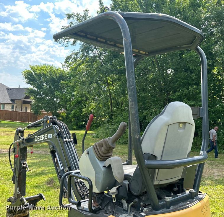 image for item DO6568 2016 John Deere 17G mini excavator