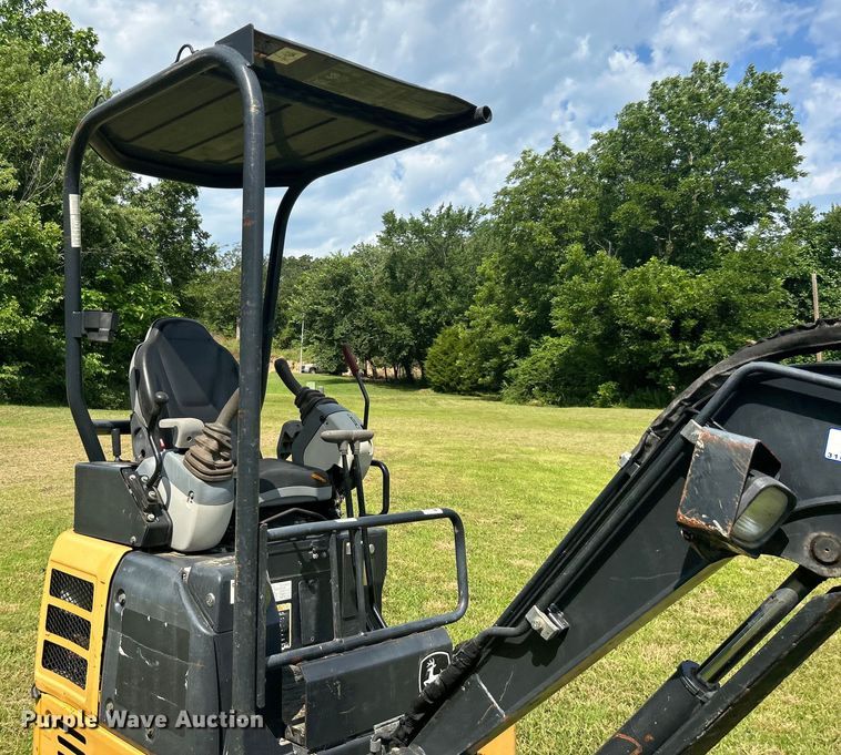 image for item DO6568 2016 John Deere 17G mini excavator