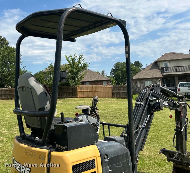 image for item DO6568 2016 John Deere 17G mini excavator