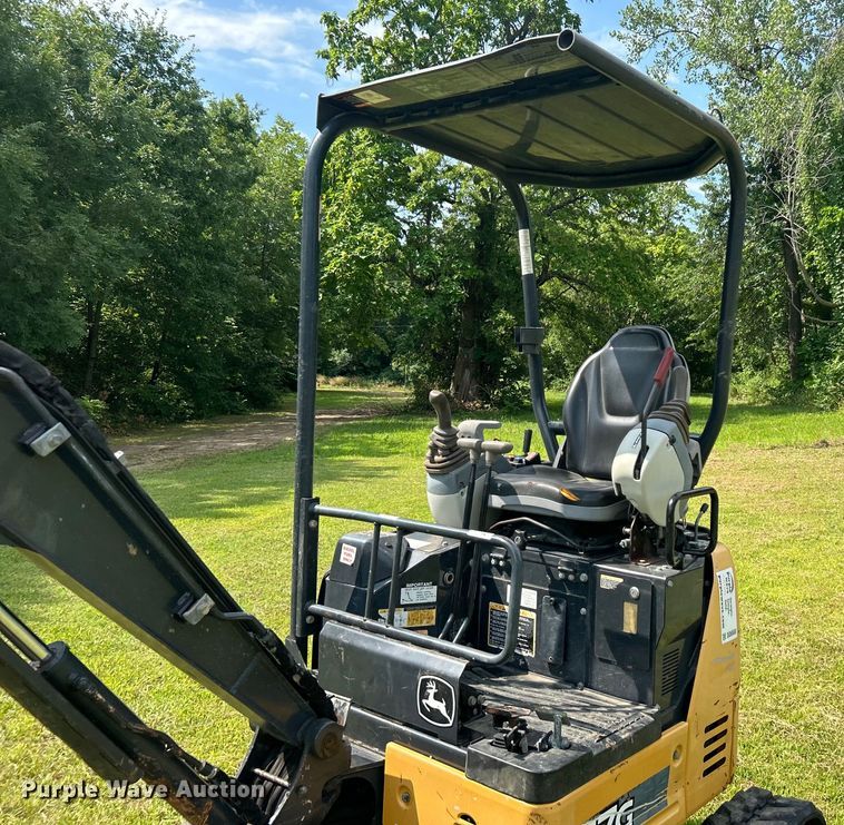 image for item DO6568 2016 John Deere 17G mini excavator