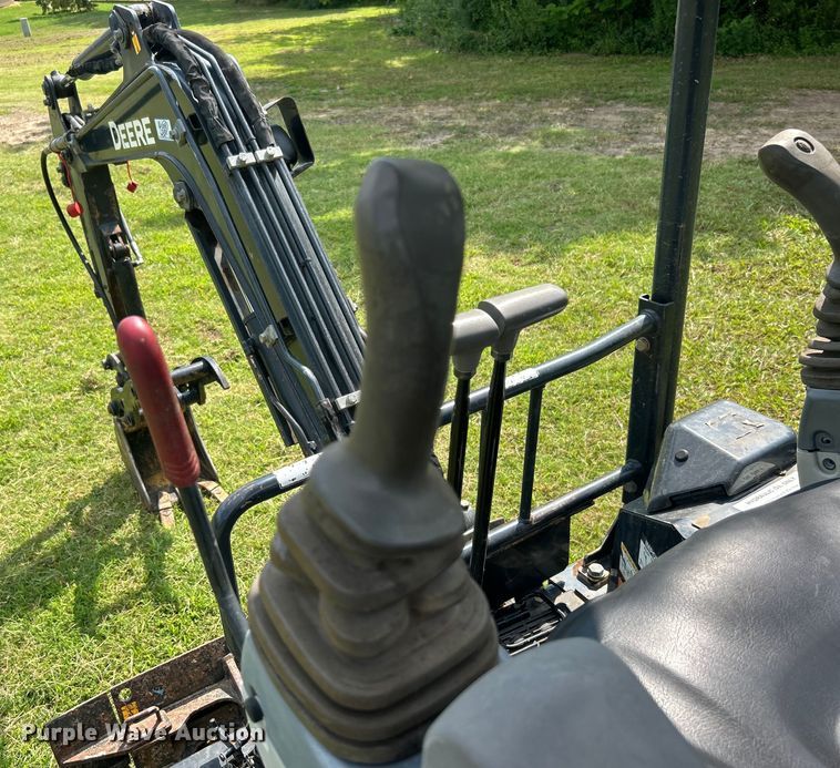 image for item DO6568 2016 John Deere 17G mini excavator