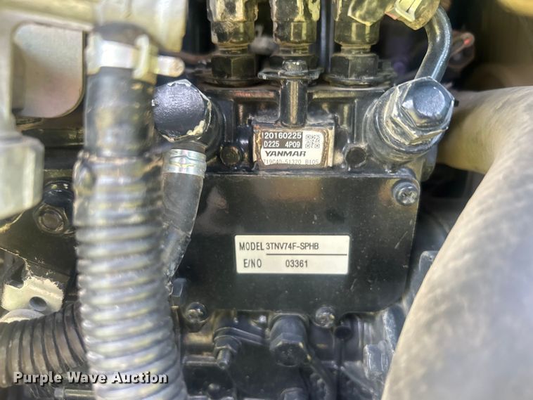 image for item DO6568 2016 John Deere 17G mini excavator