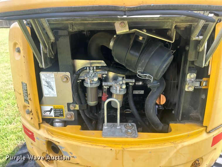 image for item DO6568 2016 John Deere 17G mini excavator