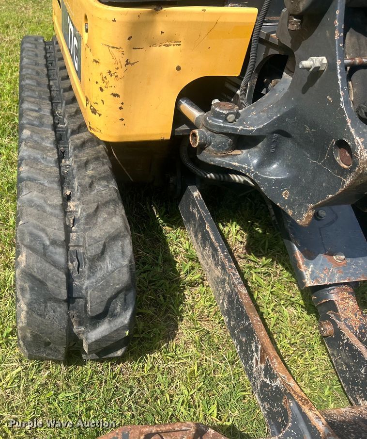 image for item DO6568 2016 John Deere 17G mini excavator
