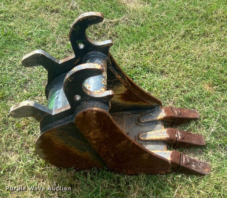 image for item DO6568 2016 John Deere 17G mini excavator