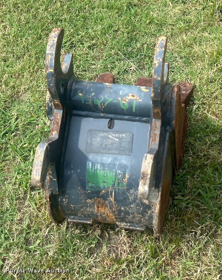 image for item DO6568 2016 John Deere 17G mini excavator