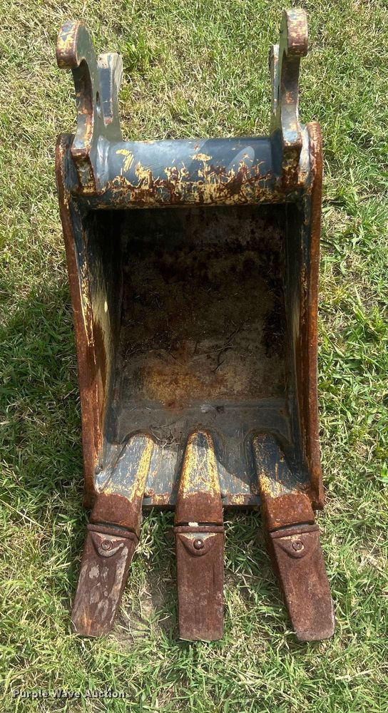 image for item DO6568 2016 John Deere 17G mini excavator