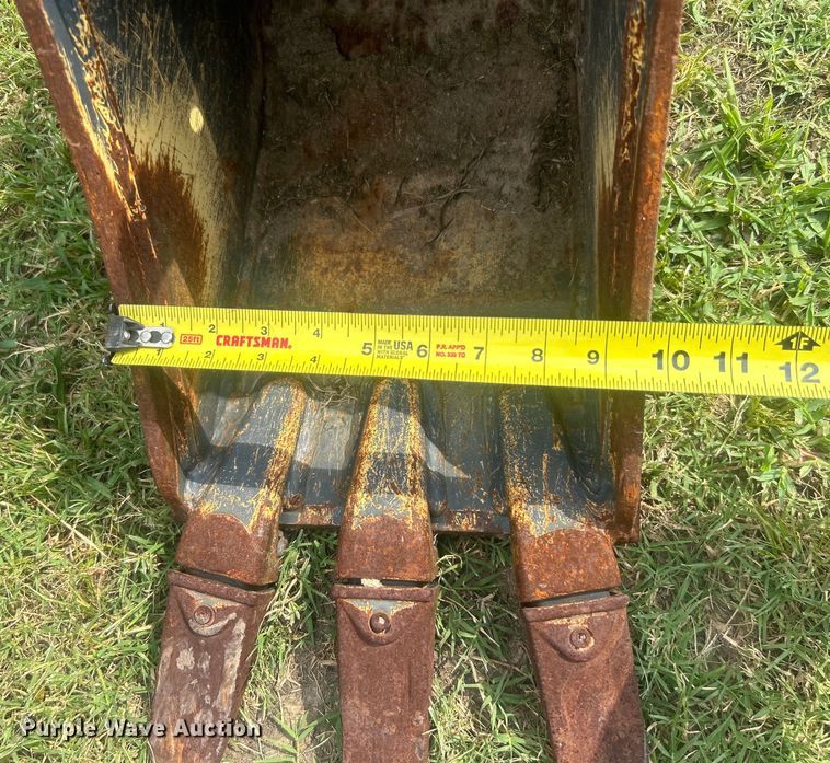 image for item DO6568 2016 John Deere 17G mini excavator