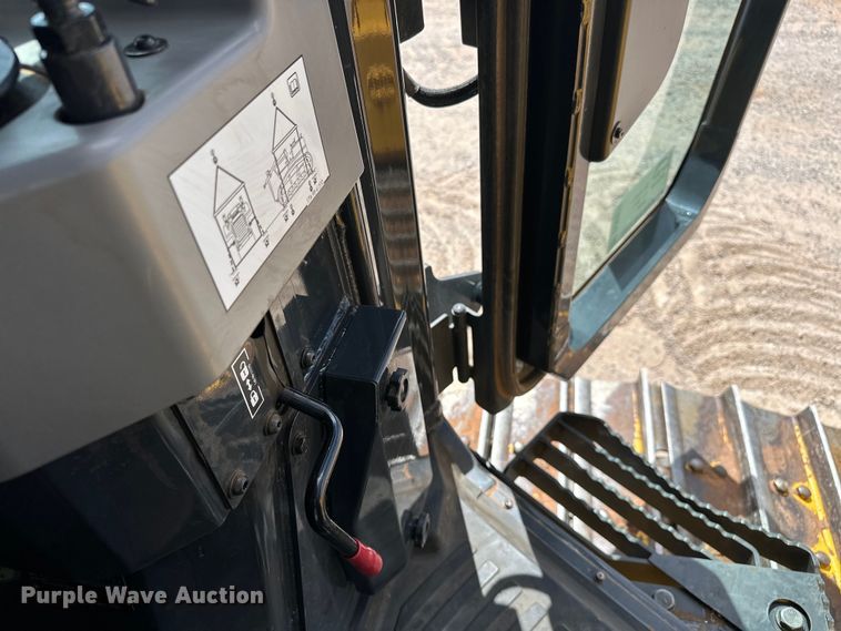 image for item DO6971 2023 Komatsu  D51EX-24 dozer