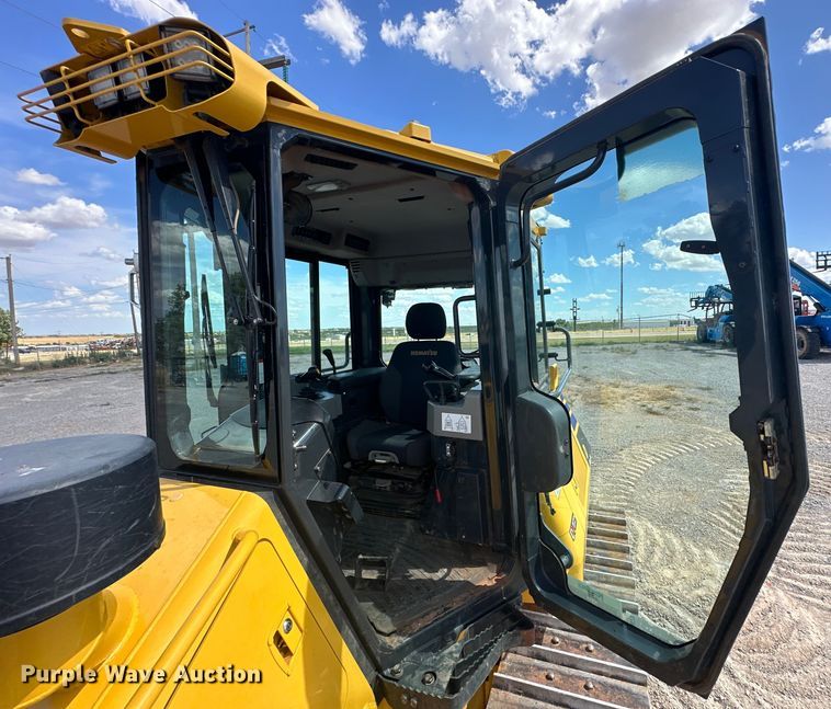 image for item DO6972 2022 Komatsu  D51EX-24 dozer
