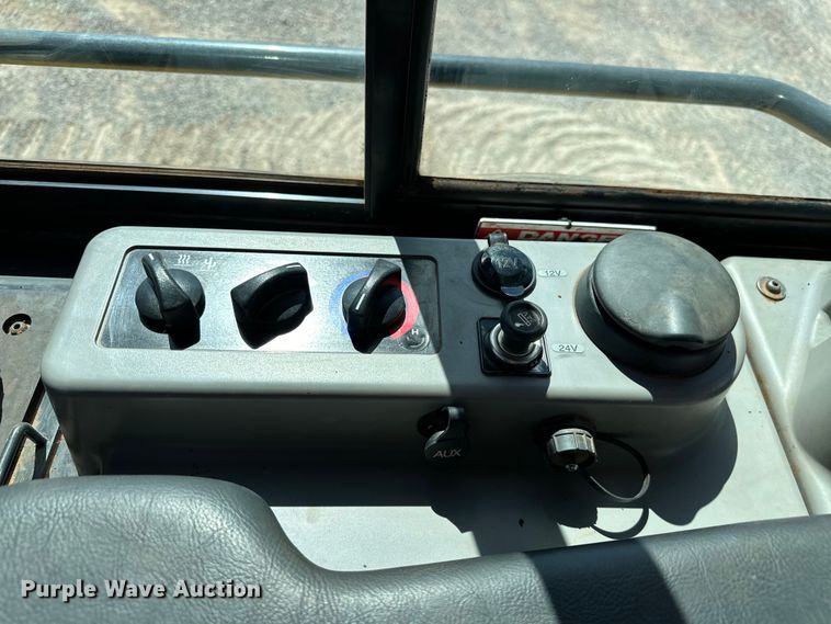 image for item DO6972 2022 Komatsu  D51EX-24 dozer