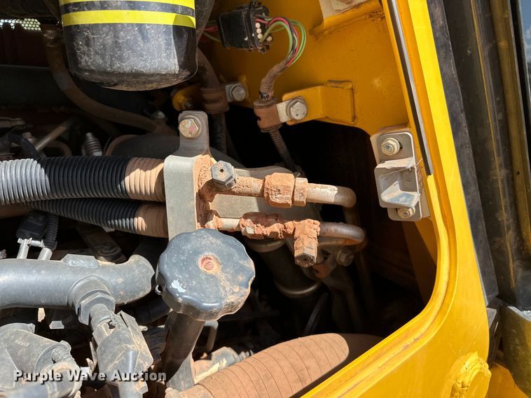 image for item DO6972 2022 Komatsu  D51EX-24 dozer