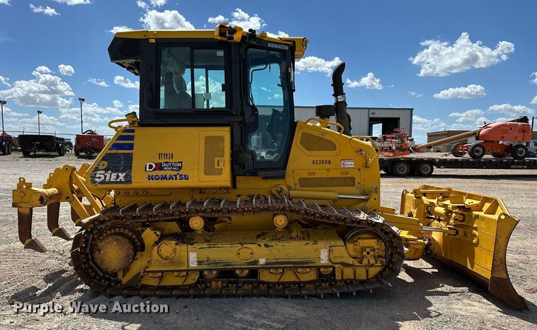 image for item DO6973 2022 Komatsu  D51EX-24 dozer