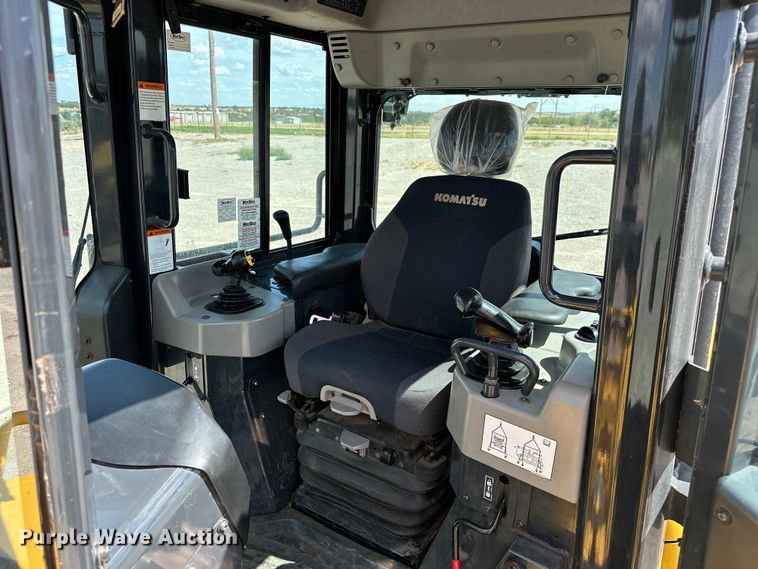 image for item DO6973 2022 Komatsu  D51EX-24 dozer