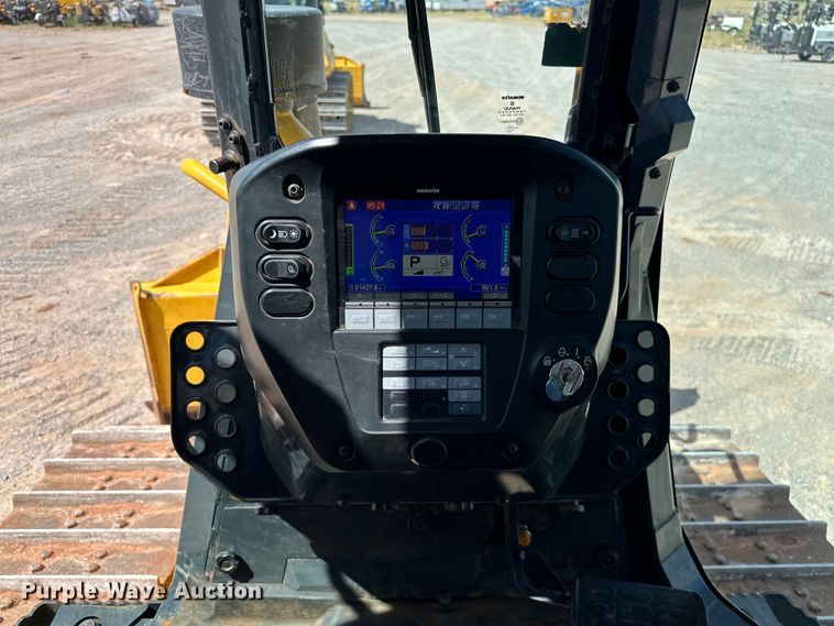 image for item DO6973 2022 Komatsu  D51EX-24 dozer