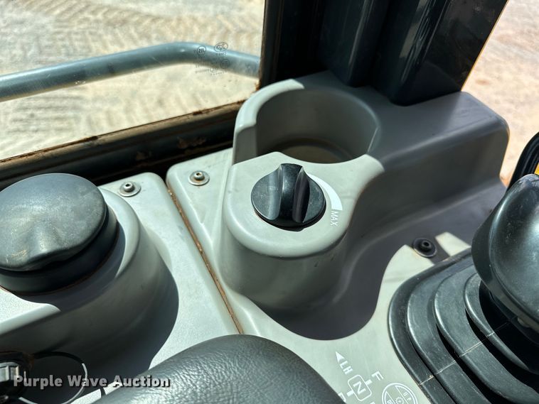 image for item DO6973 2022 Komatsu  D51EX-24 dozer