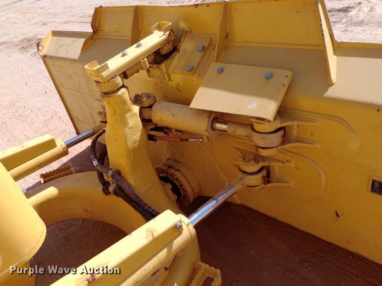 image for item DO6974 2023 Komatsu D39EX-24 dozer