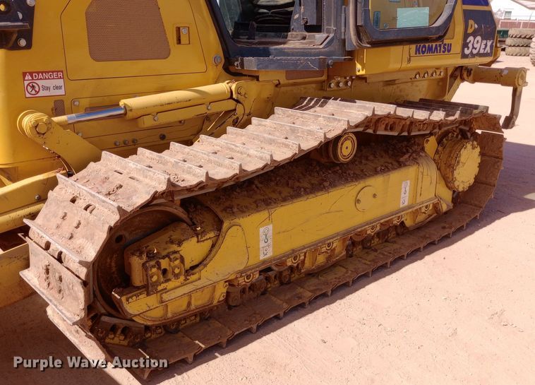 image for item DO6974 2023 Komatsu D39EX-24 dozer