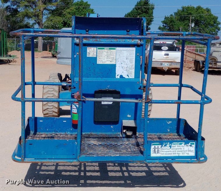 image for item DO6980 2008 Genie  S-40 boom lift