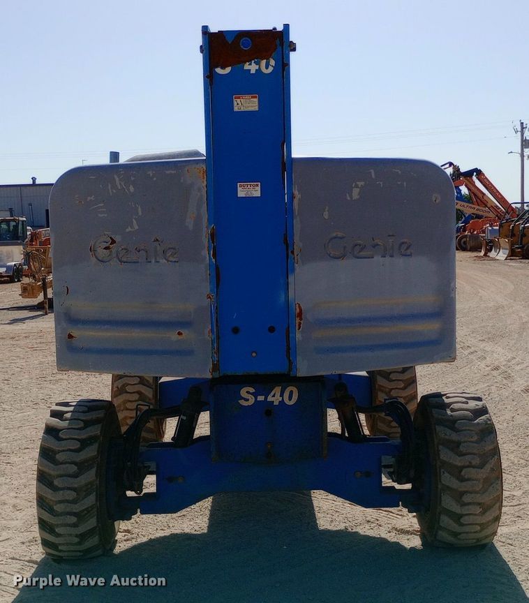 image for item DO6980 2008 Genie  S-40 boom lift
