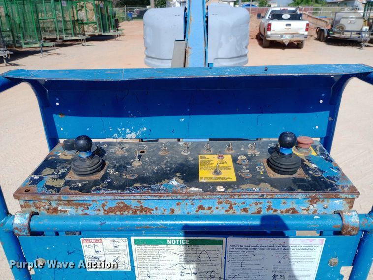 image for item DO6980 2008 Genie  S-40 boom lift